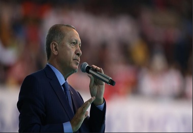 اردوغان: همه محصولات الکترونیکی آمریکا را تحریم می‌کنیم
