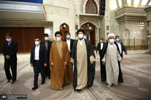 ادای احترام سید عمار حکیم نسبت به حضرت امام خمینی (س)