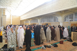 نماز عید سعید فطر در حرم مطهر حضرت معضومه (س)