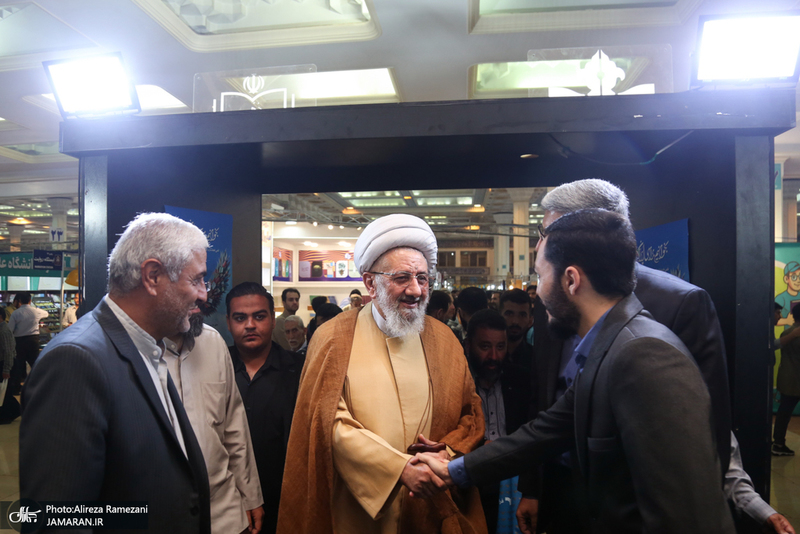 غرفه موسسه تنظیم و نشر آثار امام خمینی (ره) در سی و ششمین نمایشگاه کتاب تهران-6