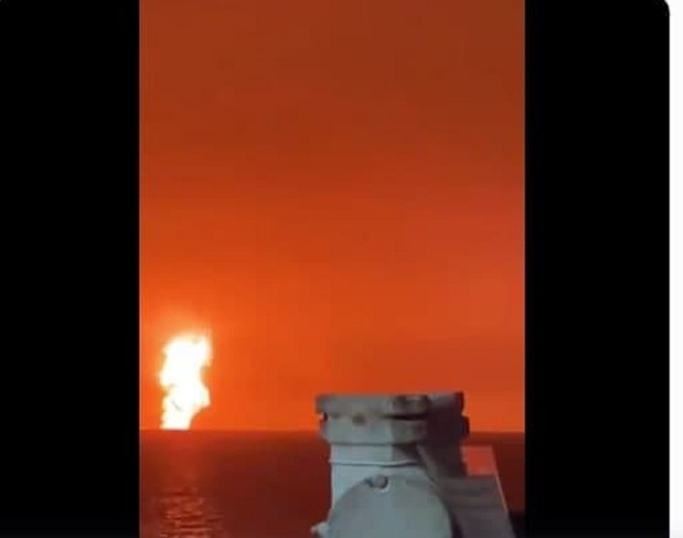 انفجار در دریای خزر/ یک سکوی نفتی آتش گرفت؟ + فیلم