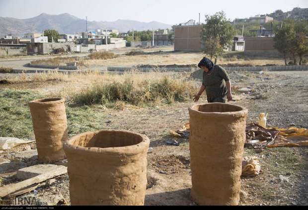 بانوی کردستانی با هنر خود به گِل حیات دوباره می بخشد