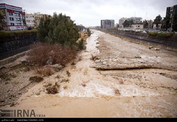 مدیریت بحران فارس: سیلاب در کازرون کذب است