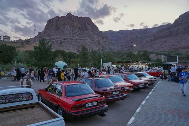 منطقه آزاد ارس میزبان رالی خودروهای کلاسیک
