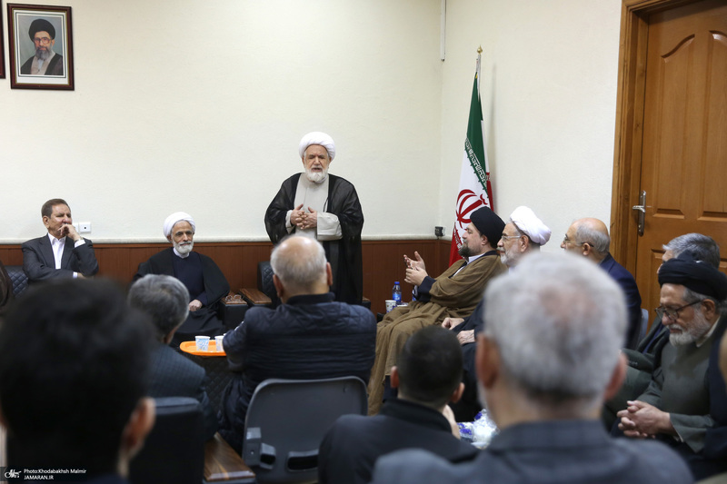 دیدار مهدی کروبی با سید حسن خمینی و جمعی از فعالان سیاسی