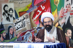 تجدید میثاق اساتید و دانشجویان پژوهشکده امام خمینی و انقلاب اسلامی با آرمان های بنیانگذار جمهوری اسلامی