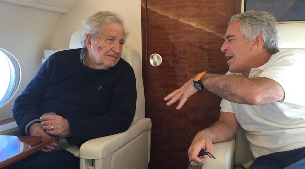 جزییات رابطه جفری اپستین و نوآم چامسکی/ زبان‌شناس کهنسال با مجرم جنسی سرشناس چه کاری داشت؟ توصیه چامسکی به اپستین: «هیستری زنان» را نادیده بگیر / همسر فیلسوف: «فریب خوردیم» + عکس ها