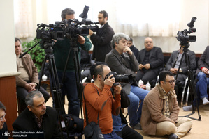 دیدارمدیران و جمعی از اعضای تحریه موسسه مطبوعاتی ایران و خبرگزاری ایرنا با سید حسن خمینی