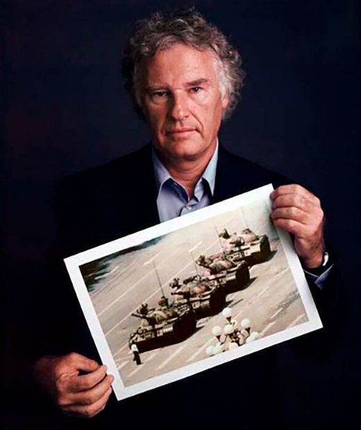  عکاس یکی از مشهورترین صحنه‌های تاریخ معاصر درگذشت/ عکس