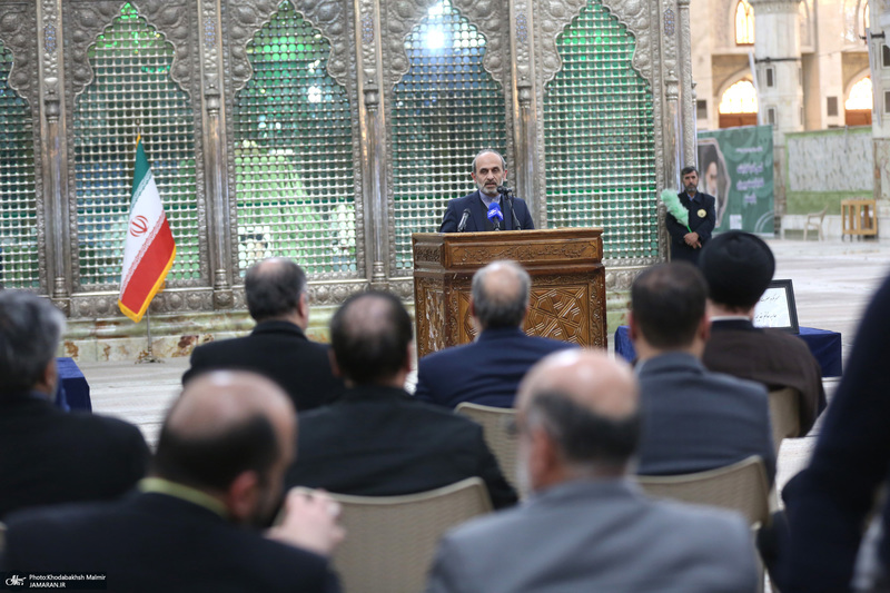 تجدید میثاق رئیس و جمعی از مدیران سازمان صداوسیما با آرمان‌های امام خمینی(س)-2