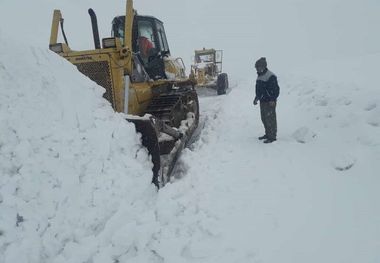 سرنشینان ۷۰ خودروی گرفتار در برف تاراز اندیکا نجات یافتند