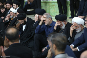 مراسم شب بیست و یکم ماه رمضان در حرم حضرت امام خمینی (س) 2