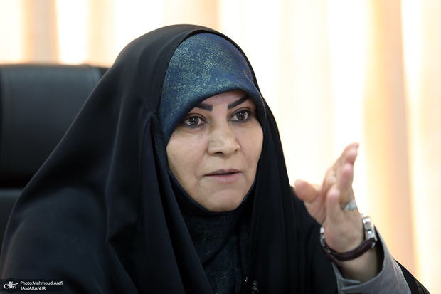 سکینه پاد، دستیار اسبق رئیس جمهور: استدلال برخی نمایندگان این است که سازمان محیط زیست را تعطیل کنیم و فقط قانون حجاب را اجرا کنیم/ طرح اصلاح قانون مهریه امنیت روانی زنان را به‌هم زده/ اگر قانون حجاب انقدر ماورایی نبود،  شورای امنیت مانع اجرا شدنش نمی‌شد