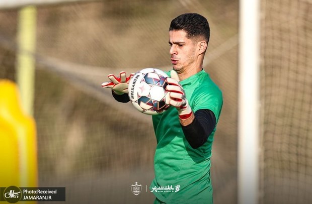 حواشی بازی پرسپولیس و سپاهان؛ شعار علیه درویش و دلار با عکس نیازمند!