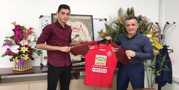 دردسر جدید برای پرسپولیس؛ قرارداد برزگر با سرخ پوشان قانونی نیست
