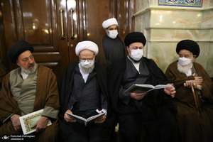 حضور مراجع و علما در مسجد امام حسن عسکری(ع) در پی ارتحال آیت الله العظمی صافی(ره)