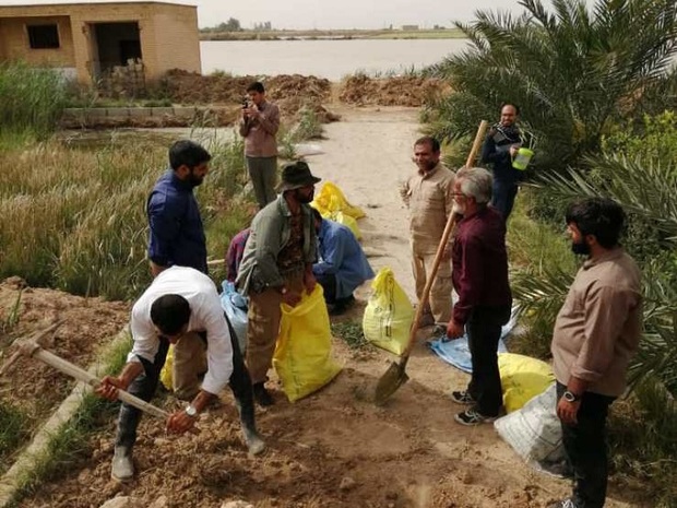 گروه های جهادی آبادان به یاری سیل زدگان دارخوین شتافتند