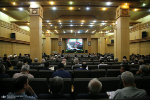 مجلس بزرگداشت خواهر هادی خانیکی