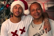 عکسی از نیمار به همراه پدرش در جشن کریسمس
