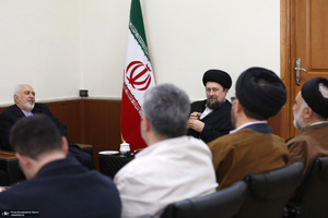 دیدار دکتر ظریف  معاون راهبردی رئیس جمهور و جمعی از مدیران با سید حسن خمینی
