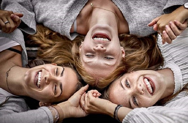 برای داشتن زندگی بهتر بخندید؛ درمان از طریق خنده و فواید آن برای قلب و ایمنی