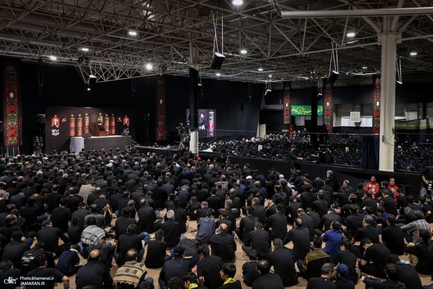 دومین شب مراسم عزاداری حضرت اباعبدالله الحسین(ع) از طرف رهبر انقلاب برگزار شد