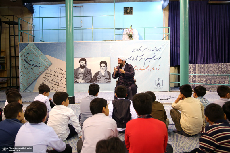 بازدید دانش آموزان مدرسه پیام امام (ره) از جماران