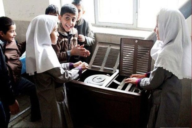 دانش آموزان 273 کلاس اسفراین با بخاری چکه ای گرم می شوند