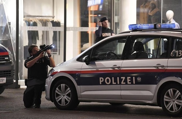 یک روز مرگبار در اتریش؛کشته شدن 8 نفر در تیراندازی در یک دبیرستان