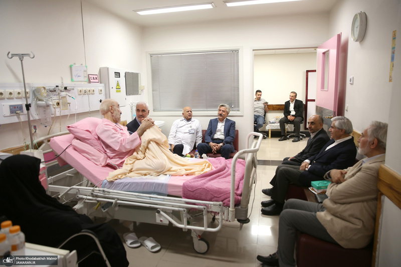 عیادت جمعی از شخصیت های سیاسی و فرهنگی از سید محمد خاتمی - 2