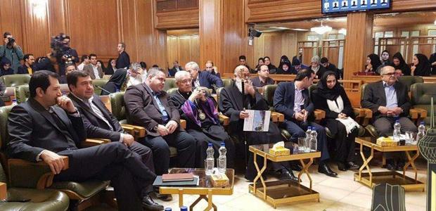نشست شورای شهر تهران با حضور اسقف اعظم ارامنه تهران آغاز شد