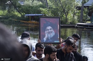 عزاداری سنتی کشمیری‌ها روی قایق