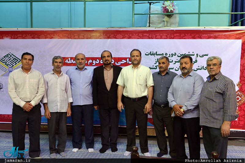 بازدید جمعی از کار کنان حرم امام(س) از حسینیه جماران