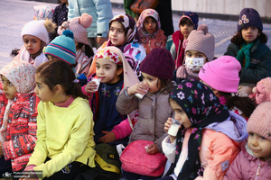 بازدید اقشار مختلف مردم از بیت امام خمینی (س) در جماران-2