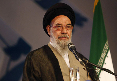 امام جمعه اصفهان خطاب به نمایندگان: برای جلوگیری از تضعیف مجلس استعفا را ادامه ندهید 