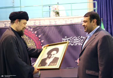 دیدار اعضای هیات عامل و مدیرعامل بانک ملی ایران با سید حسن خمینی 