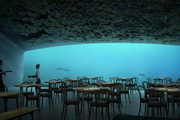 اولین رستوران دریایی اروپا به زیر دریا می غلتد + تصاویر