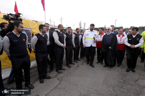 بازدید روحانی از ایستگاه سلامت اورژانس و پایگاه امداد و نجات جاده ای