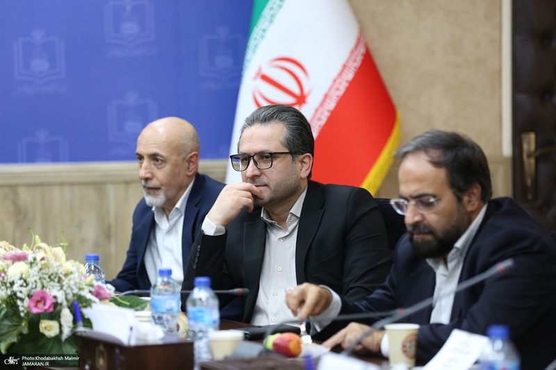 اولین نشست : زن در اندیشه دینی فلسفی امام خمینی (س)