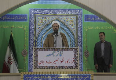 امام جمعه زاهدان: فرهنگ عاشورایی باید در جامعه گسترش پیدا کند