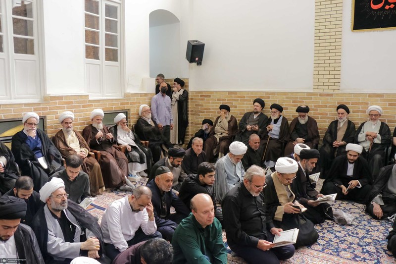 حضور آیت الله سید حسن خمینی در مراسم وداع با آیت الله العظمی شبری زنجانی (ره)