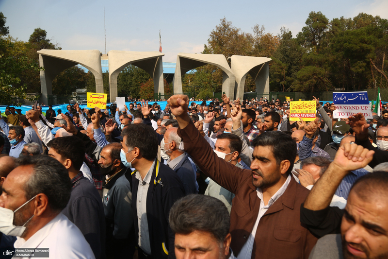 راهپیمایی مردم تهران در محکومیت جنایت تروریستی حرم شاهچراغ