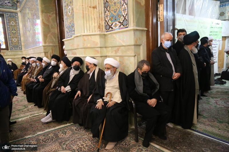 حضور مراجع و علما در مسجد امام حسن عسکری(ع) در پی ارتحال آیت الله العظمی صافی(ره)