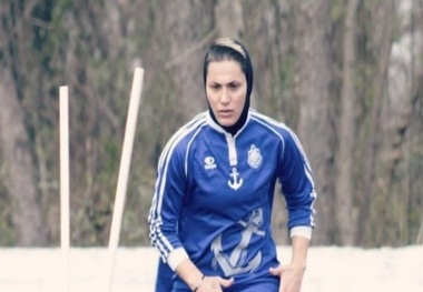 فوتبالیست زن مطرح ایران: سرمربی به زور از خانه‌ام بیرونم کرد/ مصدومیتی در کار نیست و خداحافظی ام اجباری بود!