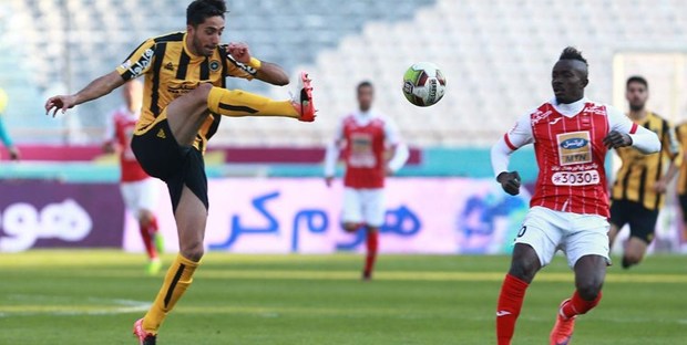 تساوی بدون گل پرسپولیس مقابل سپاهان در نیمه نخست