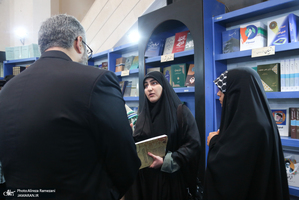 غرفه موسسه تنظیم و نشر آثار امام خمینی (ره) در سی و ششمین نمایشگاه کتاب تهران-6