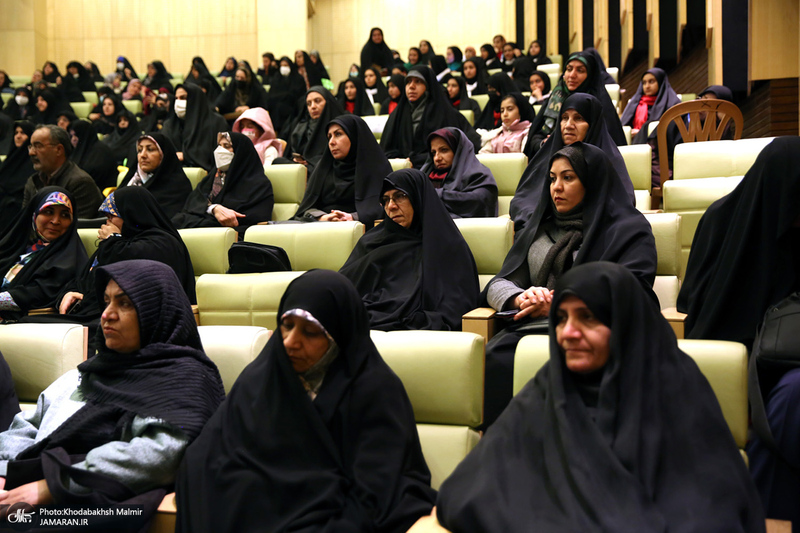 تجلیل از خانواده معظم شهدای خمین در بیت تاریخی امام خمینی