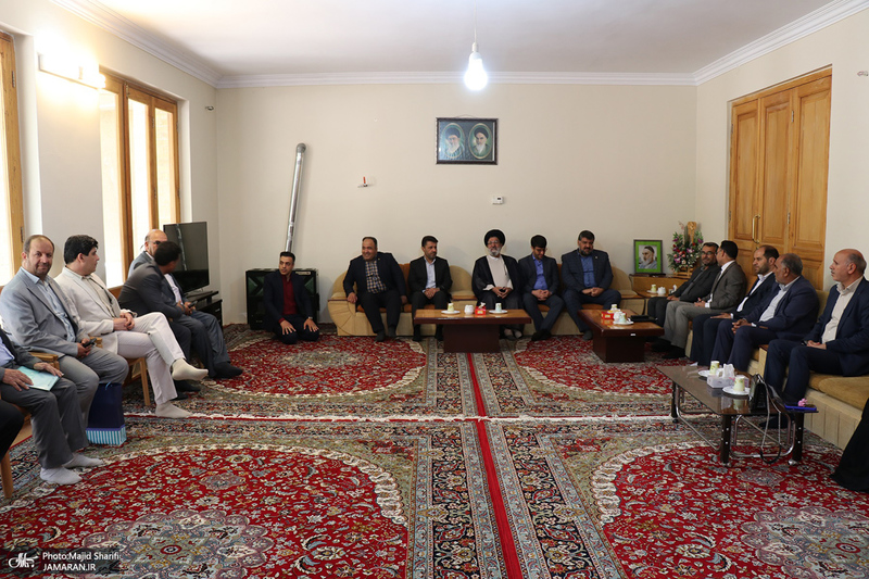 بازدید رئیس مرکز وکلای قوه قضائیه از بیت تاریخی امام خمینی