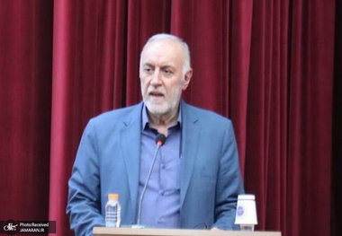 فخاری، استاندار پیشین تهران: انتقال پایتخت در حال حاضر شدنی نیست/ امکاناتی که در تهران توزیع می‌کنیم را باید به شهرستان‌ها منتقل کنیم/ صنایع و تسهیلات بانکی را به مناطق دیگر ببریم که تراکم جمعیت تعدیل شود