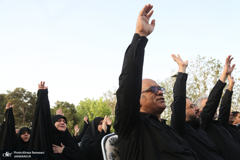 مراسم اهتزاز بزرگترين پرچم عزاداری در تهران